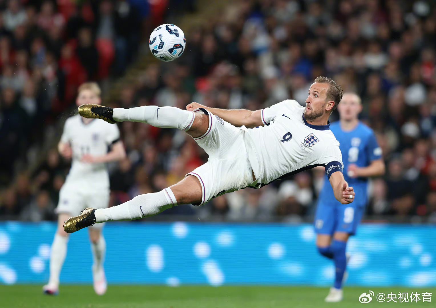 西班牙险胜巴黎，凯恩统治全场