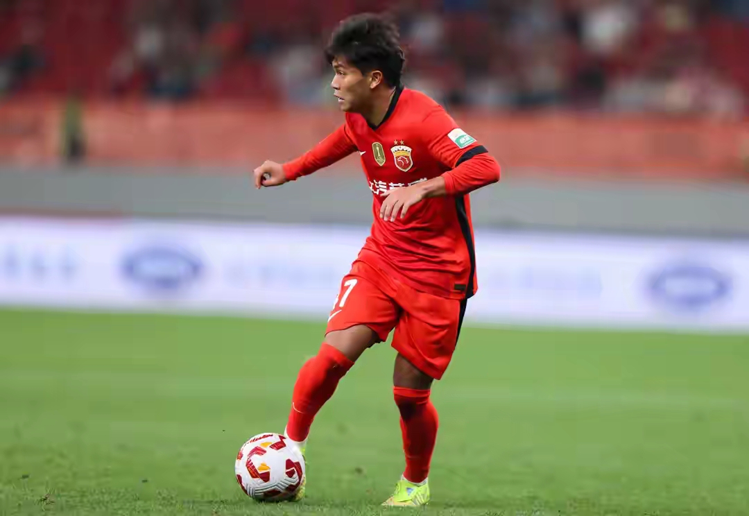 上海申花反超战胜，稳定排名追赶坚持球风