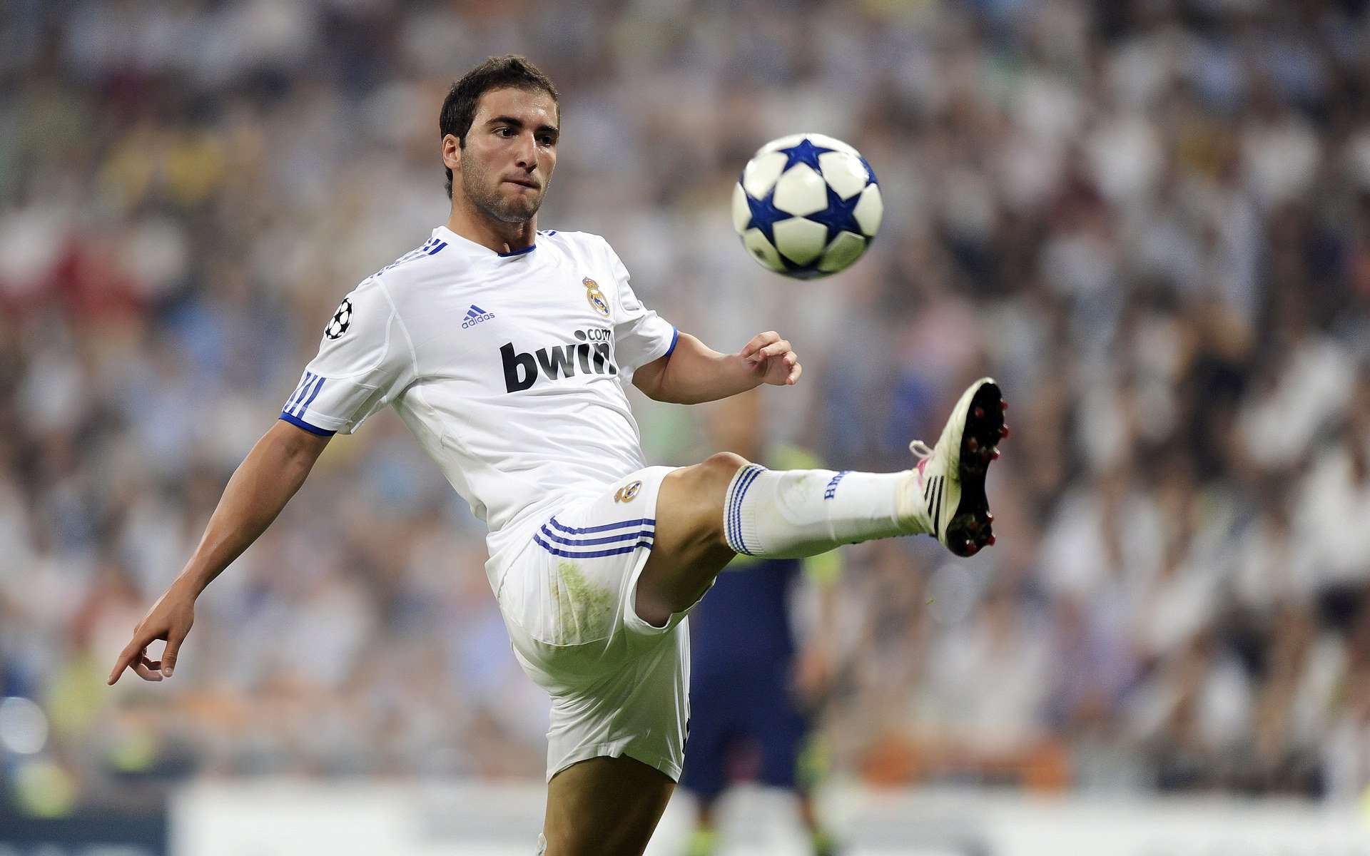 苏格兰风暴席卷圣西罗，英超争冠悬念再添变数