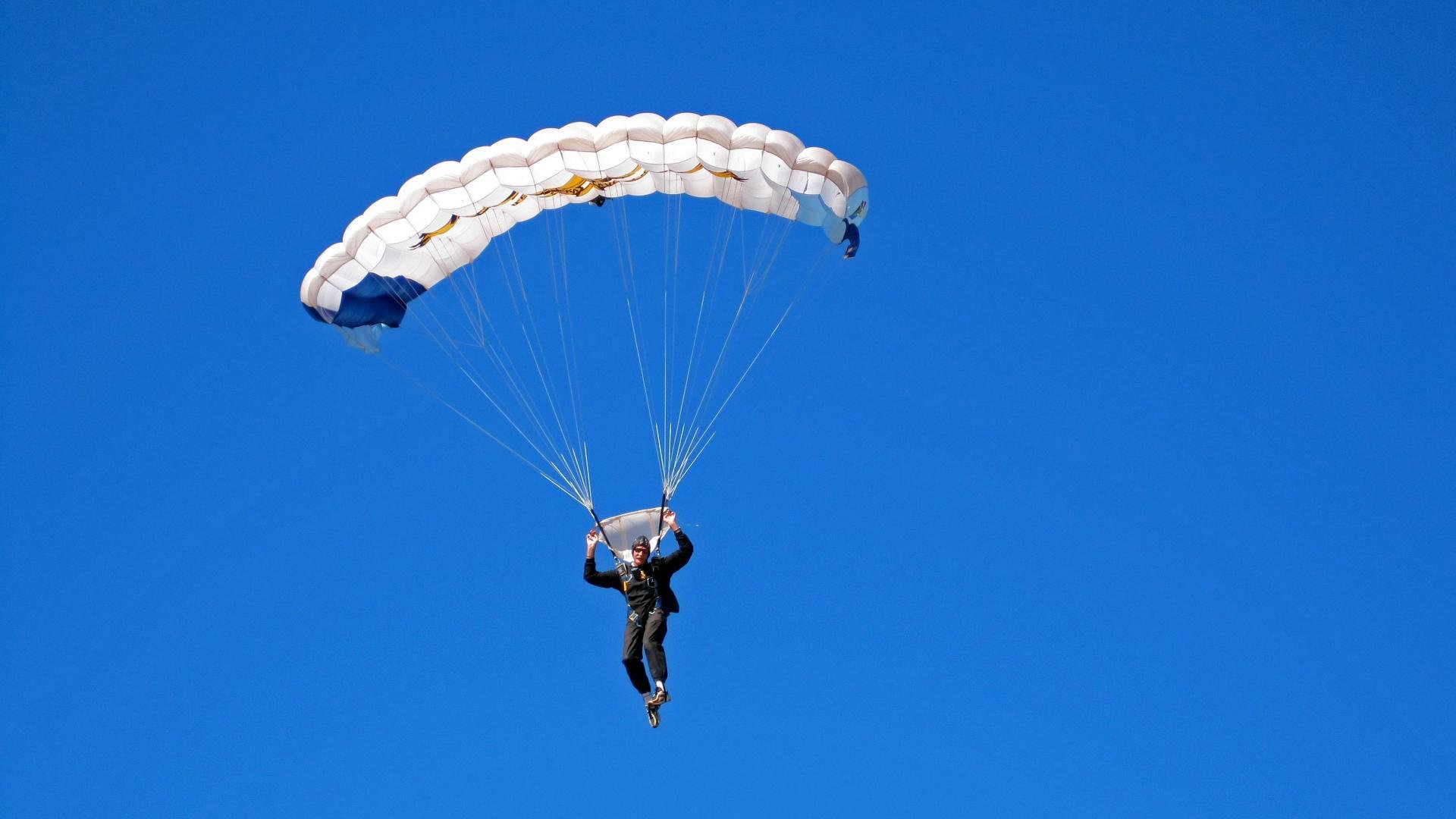 爱游戏入口-亚洲羽坛烽火再燃，日本队鏖战泰国队，安赛龙状态火热剑指王座