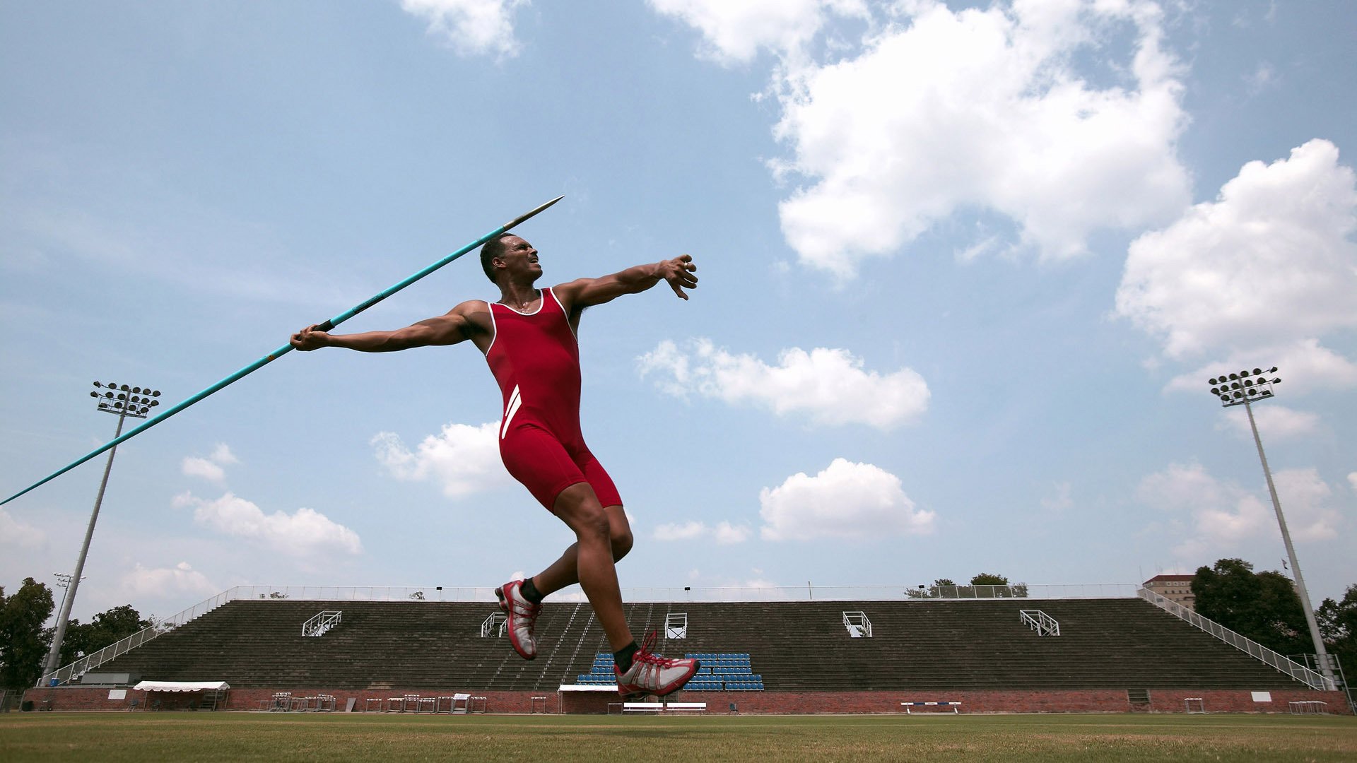 雄鹿碾压福建队，布伦森刷新纪录，NBA与CBA的平行宇宙